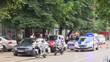 UŽAS! POZITIVAN JE NA DROGU? Član organizacije "Studenti protiv nasilja" udario vozača ispred sebe (FOTO)