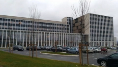 DOJAVA O BOMBI U KRAGUJEVCU: Hitno evakuisana Palata pravde, MUP na terenu