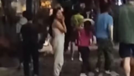 JEZIVA TUČA U SKADARLIJI! Turisti snimali i komentarisali kao fudbalsku utakmicu