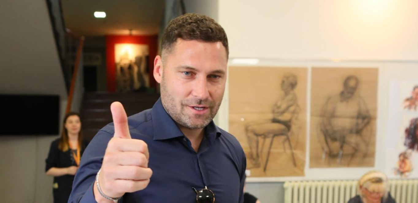 DUŠKO TOŠIĆ SA NJOM LETUJE U TURSKOJ! Isplivala fotografija kao dokaz, ovo nije uspeo da sakrije od javnosti