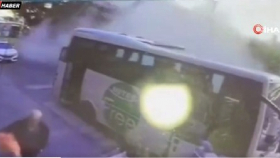 POGLEDAJTE JEZIV MOMENAT KAD SE SRUŠILA ZGRADA U ISTANBULU: Ljudi panično beže, pala zbog nelegalne gradnje? (VIDEO)