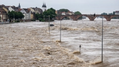 POPLAVNI TALAS NA DUNAVU STIŽE U SRBIJU Ovde prelazi granicu redovne odbrane od poplava