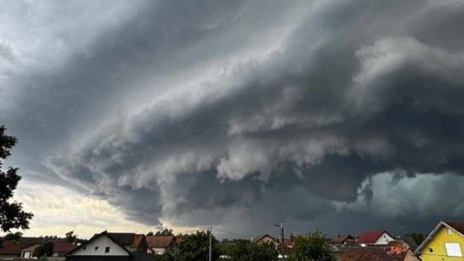 POGLEDAJTE ŠTA IDE KA SRBIJI Već je iznad Hrvatske (FOTO)