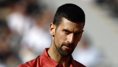 DA LI JE OVAJ ČOVEK PRI SEBI? Đoković proživljava agoniju, Britanac šokira: Novače, misliš li o NATO bombama?