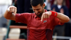 SUSRET ĐOKOVIĆA I PIKSIJA Novak se pojavio na terenu pred meč Srbije (FOTO)