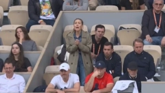 POGLEDAO JE U NJU I DOBIO MEČ Jelena Đoković postala glavni deo tim, supruga dala najjači savet Novaku (VIDEO)