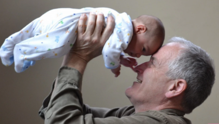 DEVOJČICINA MAJKA OSTALA U ČUDU: "Moj otac očekuje da mu PLATIM jer se igrao s unukom"