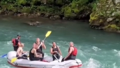 JOKARAAA SRBINEEEEE Pao u trans, Nikola mu se javio VESLOM (VIDEO)