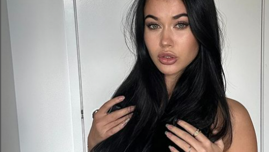 ŽIVOT JOJ SE PREOKRENUO ZA VEČE, SAD ZARAĐUJE MILIONE Klijent joj dao 2.300 evra za PEDIKIR, pa imao BIZARAN zahtev (FOTO)
