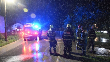 HAOS U LJUBLJANI Udarao poesnicama u zgrade, peo se na ograde, kada ga je zaustavila policija pao je mrtav!