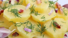 GRČKA SALATA BUDI USPOMENE Ako volite klasičnu krompir salatu ovu ćete obožavati