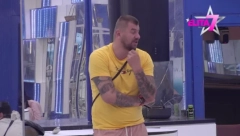 JANJUŠ PISAO JOŠ JEDNOJ RIJALITI UČESNICI! Sve izašlo na videlo, Aneli će doživeti nervni slom kada sazna o kome se radi!