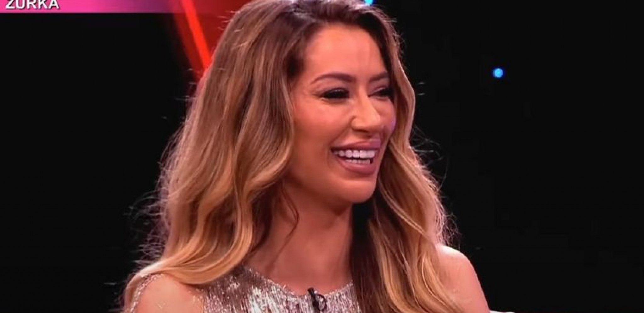 TEA TAIROVIĆ SA NIKAD DUBLJIM DEKOLTEOM Pevačica se ovakva pojavila u emisiji, o njenom izgledu ne prestaje da se priča