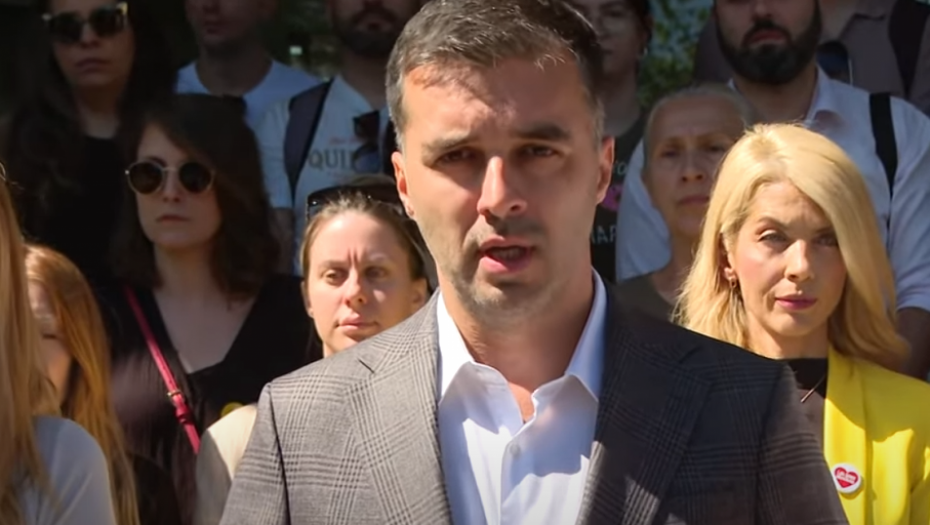 MANOJLOVIĆ BI NA ULICU, I TO NA DAN SABORA SVIH SRBA Posle debakla tera svoju priču, i uprkos onome što je zaključio OEBS