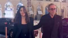 "KAKO GA NIJE SRAMOTA DA JOJ RADI OVO?" Monika Beluči javno ponižena, "ovako nešto ni u Crnoj Gori  nema"