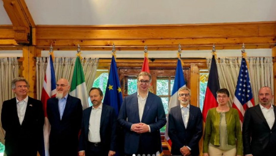 "NE ODUSTAJEMO OD KONSTRUKTIVNE I ODGOVORNE POLITIKE": Predsednik Vučić se sastao sa ambasadorima Kvinte (FOTO)