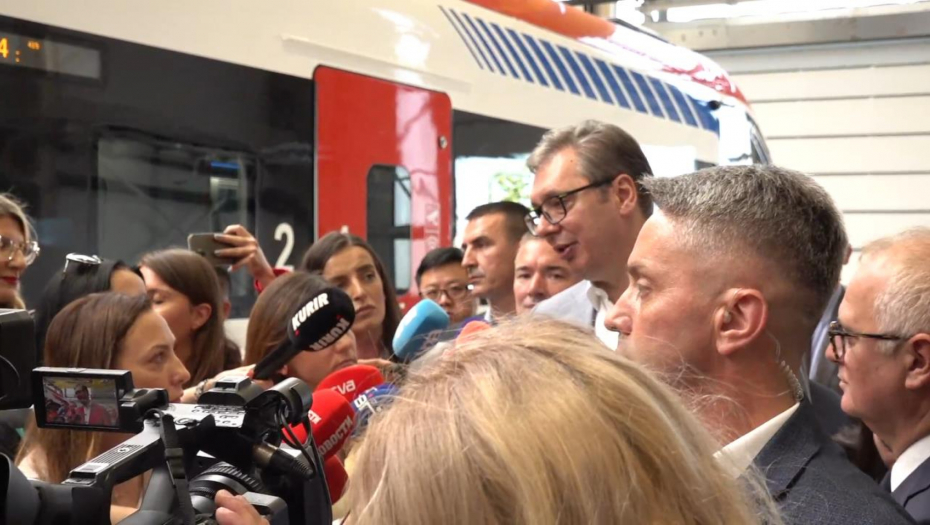 "SVET SRLJA U KATASTROFU, KO TO NE VIDI..." Vučić:  Za nas je važno da čuvamo mir, da naše majke ne moraju da brinu