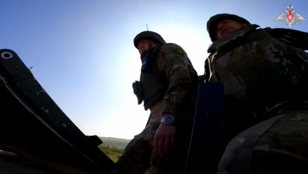 ULETELI MOTOCIKLIMA I PUŠKAMA! Munjevita akcija na frontu, objavljeni snimci završnog napada (VIDEO)