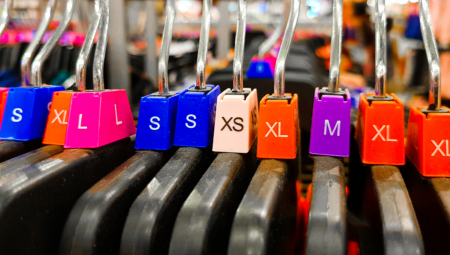 OTVORITE OČI DOK KUPUJETE Influenserka ukazala na čestu grešku koju pravimo, a tiče se veličine odeće