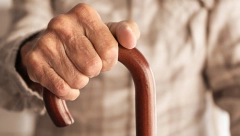 STRAH OD STARENJA IMA TREĆINA SRBA Najviše zabrinuti zbog bolesti, ali i da će pasti drugome na teret, penziji se skoro niko više i ne raduje