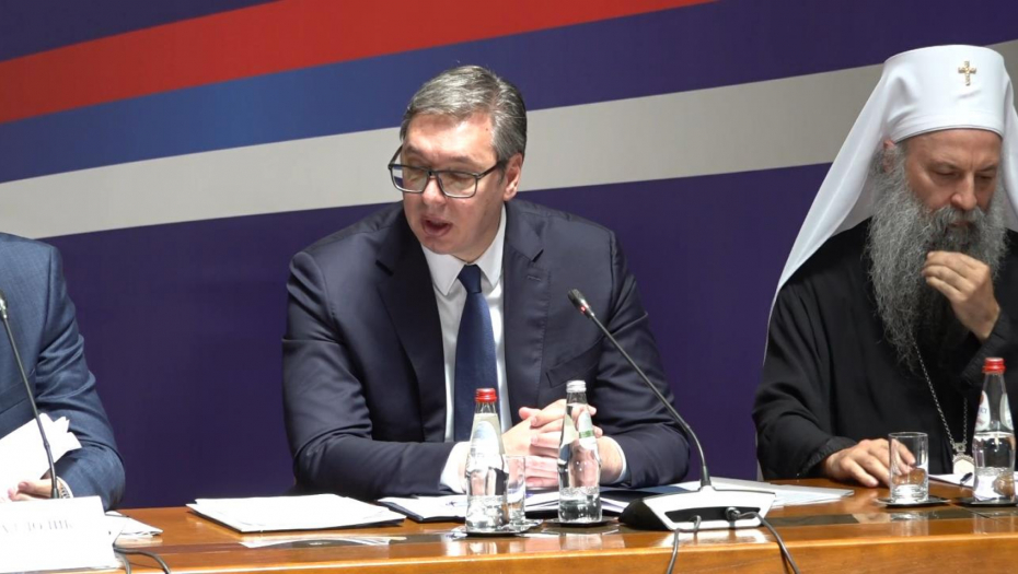 "DA NIJE BILO RATOVA BILO BI NAS VIŠE NEGO HOLANĐANA" Vučić sa Svesrpskog sabora poručio: MIR JE NAŠ OSNOVNI INTERES