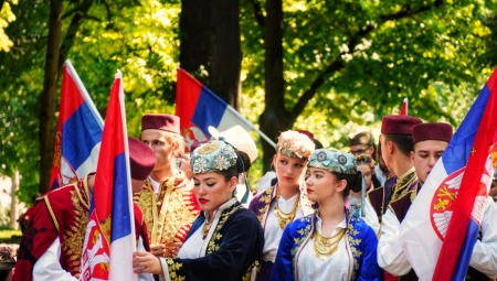 OVO JE NAJLEPŠA SLIKA SRPSKOG PONOSA Vijore se trobojke širom Beograda (FOTO)