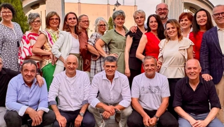 OVO JE ČUVENO ODELJENJE 8/1 OŠ DIMITRIJE TUCOVIĆ Ministar Vesić na proslavi 40 godina male mature (FOTO)