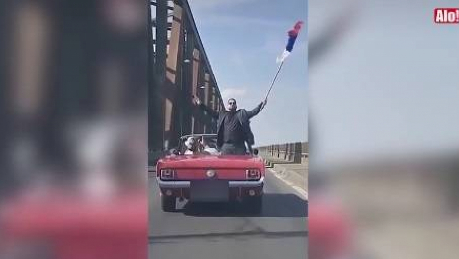 DAVID OŽENIO KAĆU POSLE 15 GODINA Njihova svadbena kolona je ODUŠEVILA Beograd, a ljudi odmah krenuli da komentarišu (VIDEO)