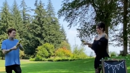 PAR SAZNAO DA ĆE DOBITI ĆERKU Nakon reakcije budućeg tate na ovu vest, devojka ga ODMAH OSTAVILA (VIDEO)