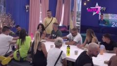 DOŠAO SI SA OČEVE SAHRANE I IMAO ODNOSE! Učesnik Elite na stubu srama, otkriveno šta je uradio sa cimerkom!