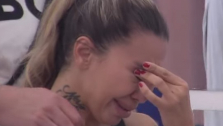 TRUDNA ANELI KRVARI! Pojavio se dokaz sa klinike, evo zbog čega je zapravo išla na pregled!