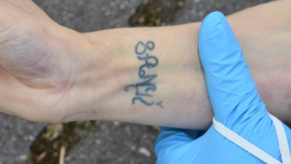 PRONAĐENA MRTVA ŽENA U KONTEJNERU Niko ne zna ko je, imala je misterioznu tetovažu i ožiljak od carskog reza