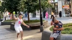 JEL' OVAJ BEŠE JEDNOM DOBIO BATINE? AKO DA BOG, OPET ĆE! Srbi besni zbog tiktokera koji ZLOSTAVLJA LJUDE