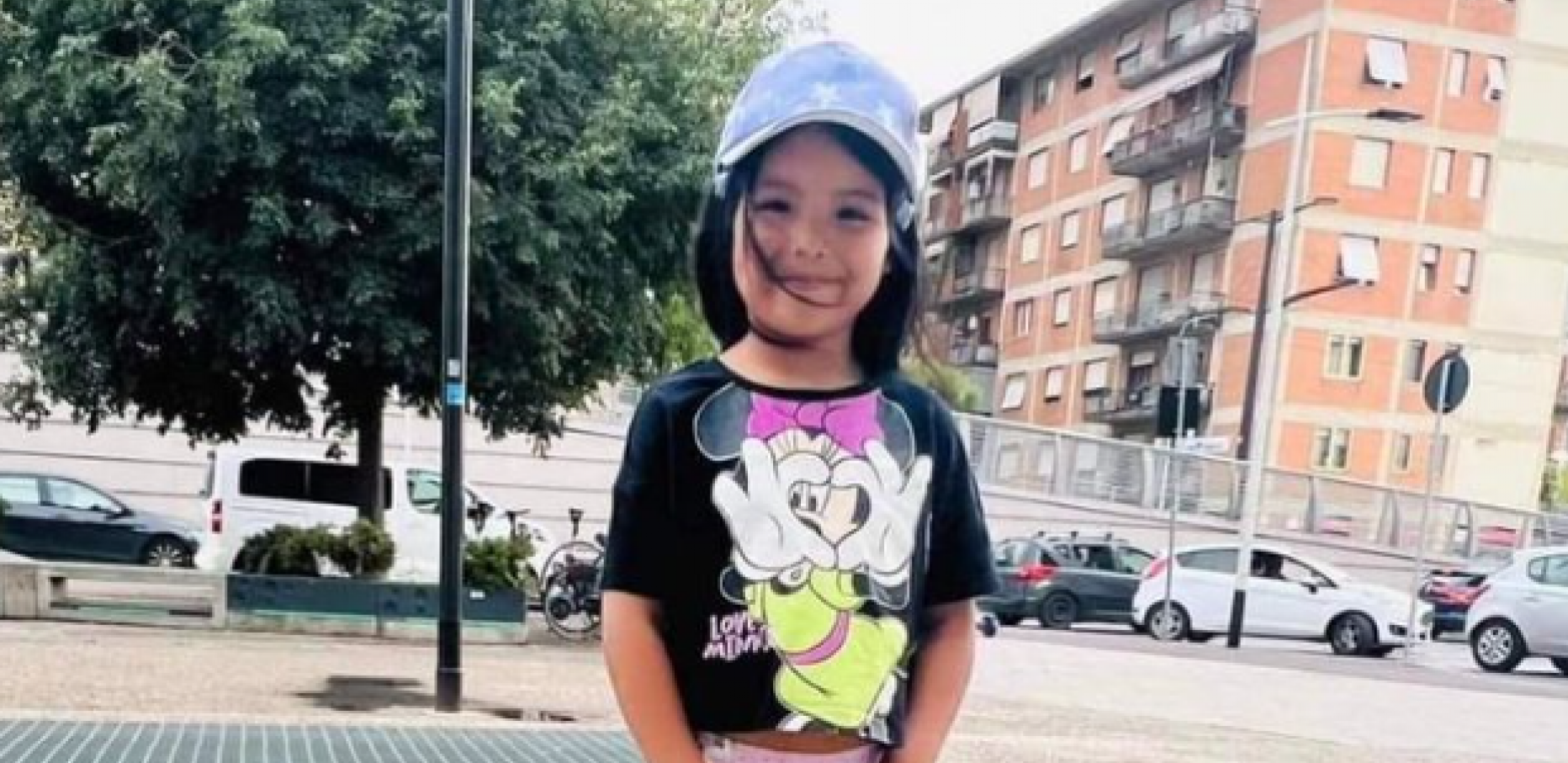 ''SILAZI NIZ STEPENICE, MUŠKARCI JE PRATE'': Osvanuo novi video iz hotela koji baca svetlo na slučaj nestale devojčice Mije!