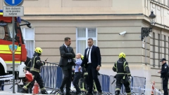 MUŠKARAC SE ZAPALIO BENZINOM U 9.40 ČASOVA! Horor ispred zgrade Vlade Hrvatske