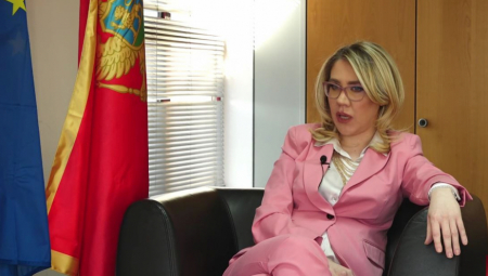 NAPADNUTA VESNA BRATIĆ U PODGORICI! "Pre nekoliko meseci sam uveče primetila otiske muških čizama na vratima od stana"