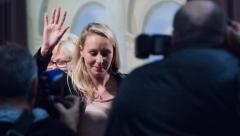 KO JE MARION MAREŠAL? Žena koja kreće u obračun sa Makronom je sestričima Lepenove