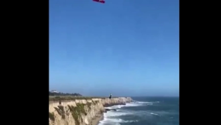 NASUKAO SE NA PLAŽU I NIJE IMAO GDE DRUGDE! Ovako je muškarac uspeo da se spase, jedan potez bio PRESUDAN! (VIDEO)