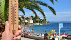 U NEKIM DELOVIMA VEĆ KAO U SAHARI! TURISTI, PAŽNJA Grčka je na udaru velikog toplotnog talasa, doktori upozoravaju na opasne posledice