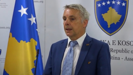 SUKOB HILA I RODEA OKO KiM: Nemac striktan!