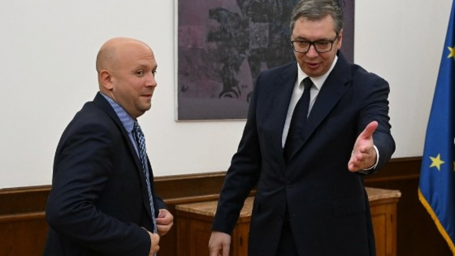 VUČIĆ NAKON SASTANKA SA ZARACINOM "Zaštita nacionalnih interesa države i sprskog naroda biće uvek prioritet"