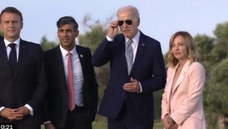 MA, BRIGA GA ZA PROTOKOL, ODE ON SVOJIM PUTEM Bajden "izgubljen" među liderima G7, snimak koji su videli milioni