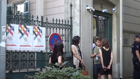 Jedan od "umetnika" koji dolazi na festival "Mirdita" divi se teroristi Ademu Jašariju i terorističkoj OVK koji su klali srpsku decu! (FOTO)