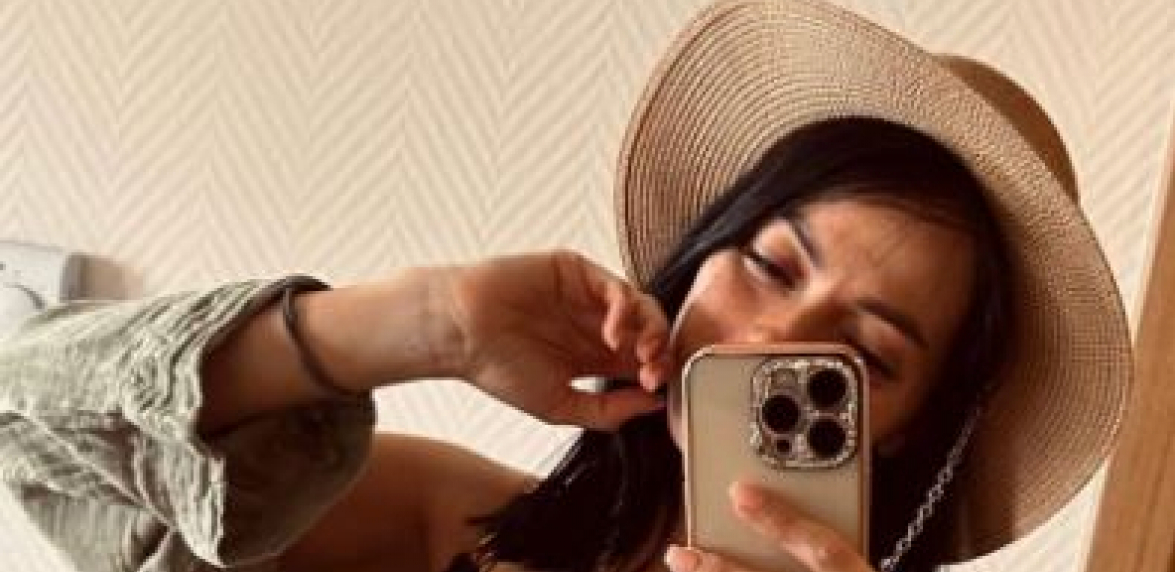 TRUDNA ŽENA DARKA LAZIĆA U KUPAĆEM Kaća se skinula u minijaturan bikini u 6. mesecu trudnoće, pirsing na stomaku sija