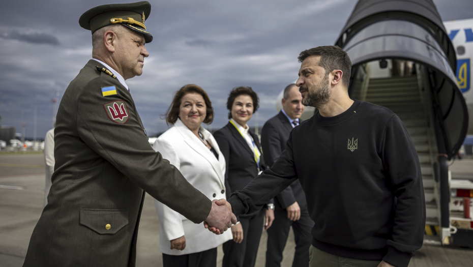 ZELENSKI STIGAO U ŠVAJCARSKU Odmah se oglasio (FOTO)