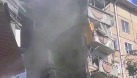 POGOĐENA ZGRADA U RUSIJI Izvlačili ljude iz ruševina (VIDEO)