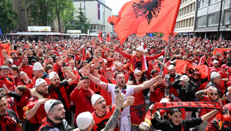 ALBANCI NE PRESTAJU DA PRAVE HAOS Ultrasi pokušali da se obračunaju sa Italijanima, morala policija da reaguje