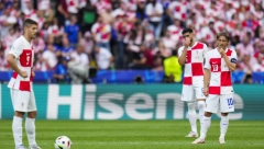 POKUŠAVAJU DA SE OPERU ZA SRAMOTU Hrvati krivicu prebacuju na Albance: Nismo mi pevali "Ubij Srbina", nego oni