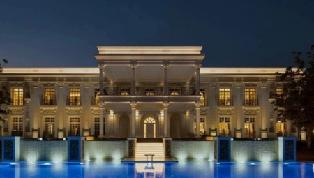 SPAVAĆA SOBA IMA 4.000 KVADRATA, U MERMER ULOŽENI MILIONI Ovo je najskuplja kuća na svetu koja je OKOVANA ZLATOM (FOTO)