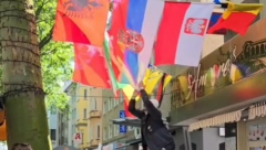 ALBANCI OSKRNAVILI SRPSKU ZASTAVU Provokacijama nema kraja, hoće li nemačke vlasti konačno reagovati? (VIDEO)
